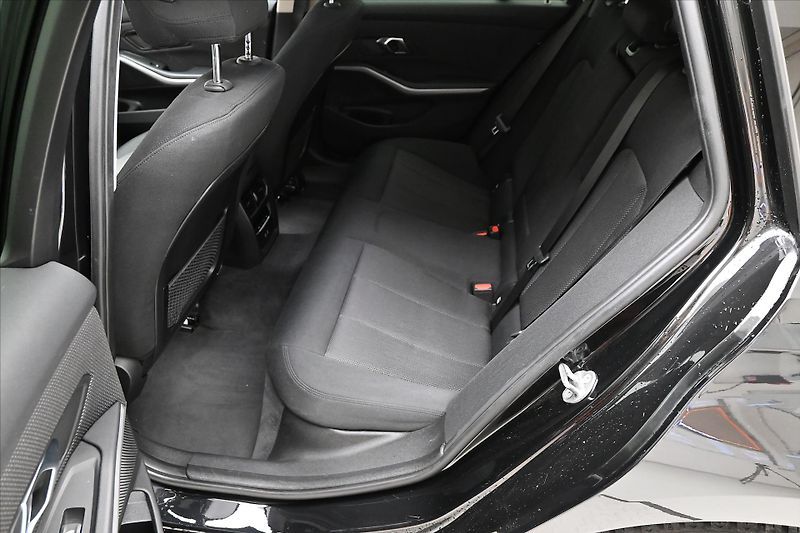 BMW Řada 3 2,0 318d Facelift Záruka až 5 - fotka 13 z 26