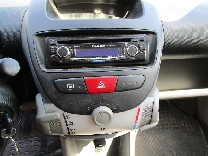 Peugeot 107 - fotka 11 z 14