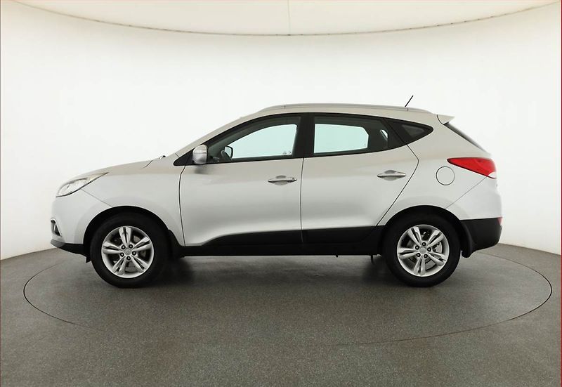 Hyundai ix35 (2012) 1.6 GDI, Serv.kniha, Tempomat - fotka 3 z 17