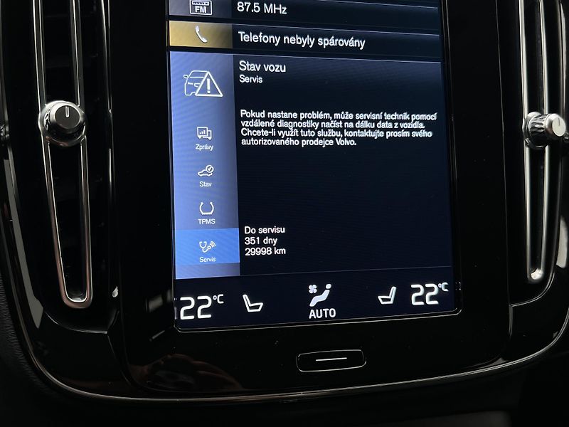 Volvo XC40 D3 MOMENTUM PRO MAN - fotka 30 z 34