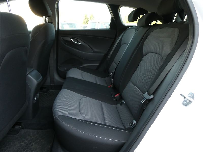 Hyundai i30 1,5 DPI 71kW Family,ČR,záruka - fotka 19 z 46