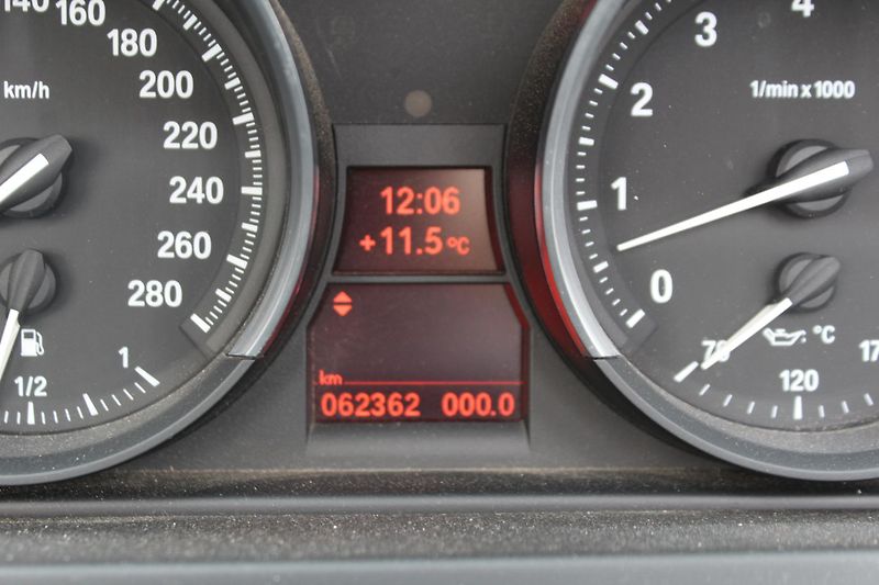 BMW Z4 sDrive23i - fotka 17 z 21