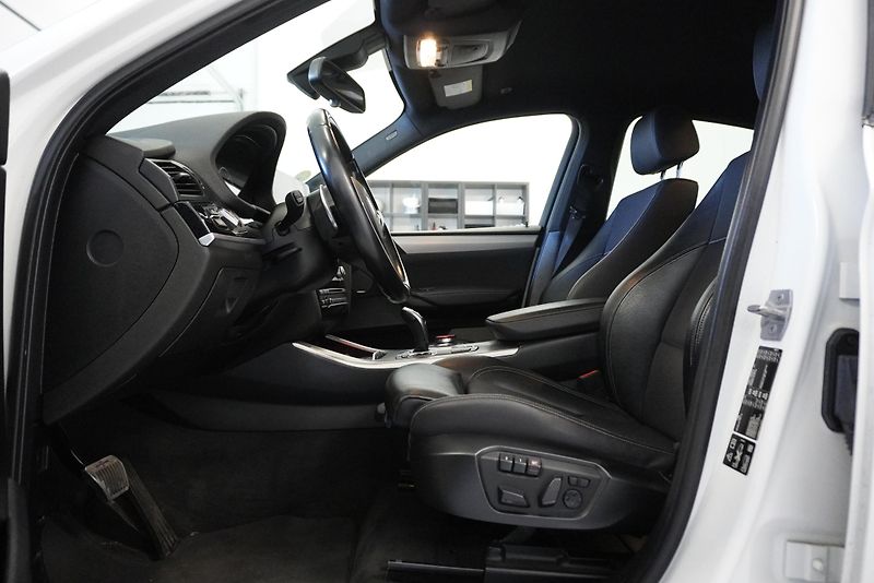 BMW X4 3.0 35D X-DRIVE M-SPORT - fotka 10 z 33