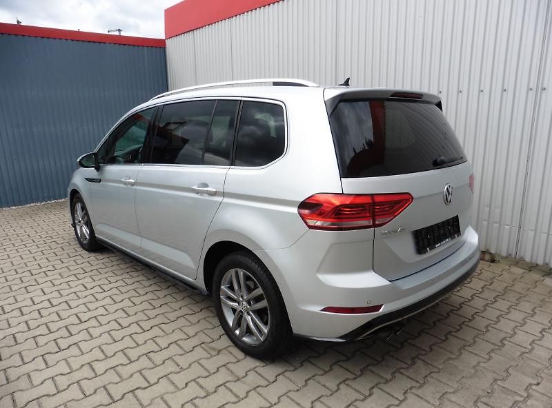 Volkswagen Touran 1,4 TSI R-Line, Navi, 7.míst.. - fotka 4 z 23