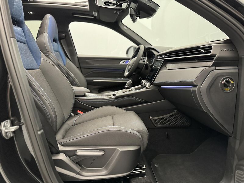 Lynk & Co 01 PHEV DCT AUT 1.maj - fotka 23 z 55