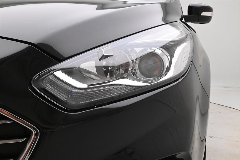 Ford S-MAX 2,0 EcoBlue 140 kW AT8 Titaniu - fotka 28 z 30