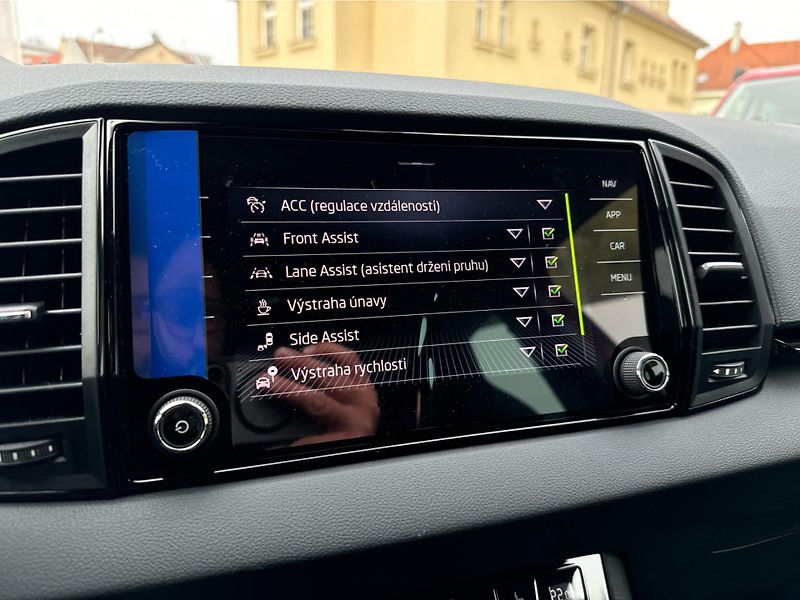 Škoda Karoq Sportline 2,0 TSI 140 kW 7-stu - fotka 22 z 22