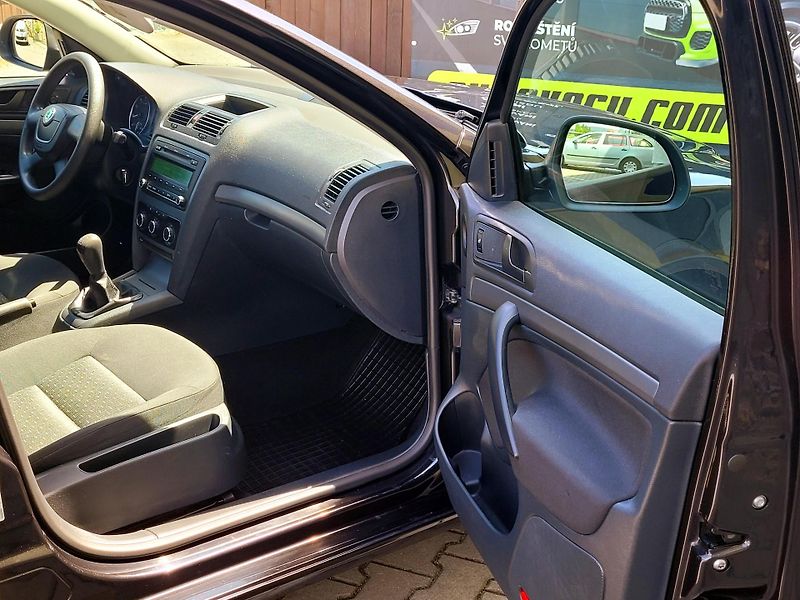 Škoda Octavia 1,2TSi 105k*SERV.KNÍŽKA*       - fotka 25 z 42