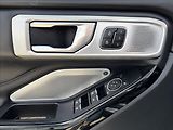 Ford Explorer 3,0 V6 PHEV Platinum AWD 7Míst - náhled 34