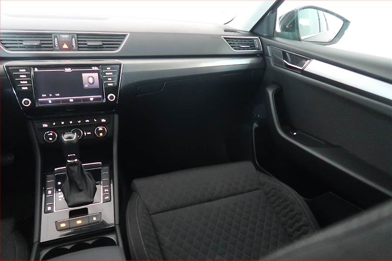 Škoda Superb (2017) Style 2.0 TDI, Automat - fotka 8 z 20