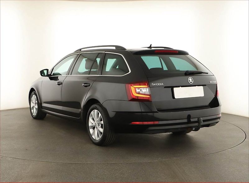 Škoda Octavia (2019) 1.6 TDI, Automat, Navi - fotka 4 z 21