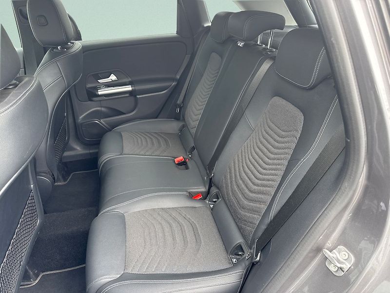 Mercedes-Benz Třídy B 180d PROGRESSIVE - fotka 14 z 22