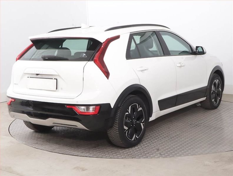 Kia Niro (2023) EV, SoH 100% - fotka 5 z 18