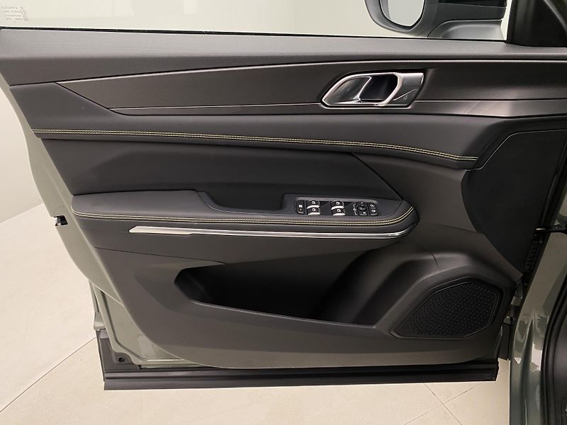 Lynk & Co 01 (2025) CORE PHEV AUT CZ 1.maj - fotka 6 z 95