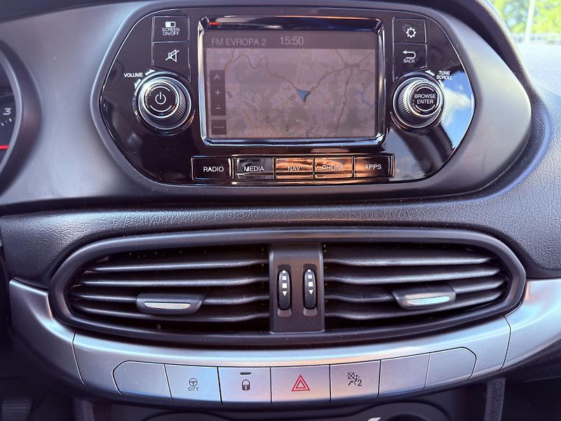Fiat Tipo 1.4-70KW,KLIMA,NOVÉ BRZDY+PNEU - fotka 20 z 24