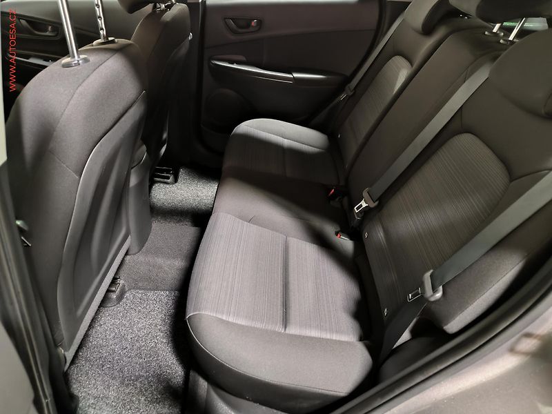 Hyundai Kona (2018) 1.0 T-GDi, LED, AC - fotka 10 z 17