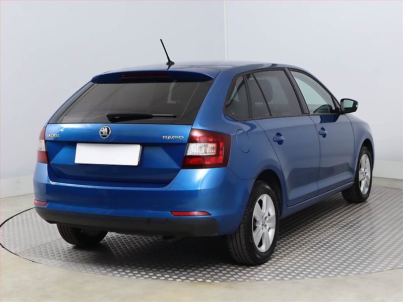 Škoda Rapid (2019) Spaceback 1.0 TSI - fotka 5 z 13