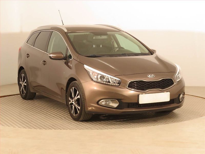 Kia Ceed (2012) 1.4 CVVT, Serv.kniha, Tempomat - fotografie inzerátu