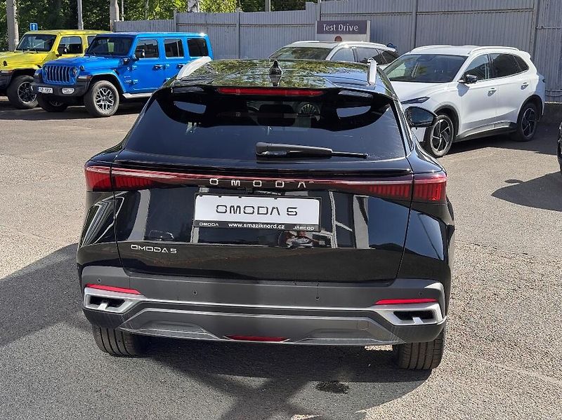 Omoda 5 (2026) 1,6 TGI 7AT Premium - fotka 10 z 46