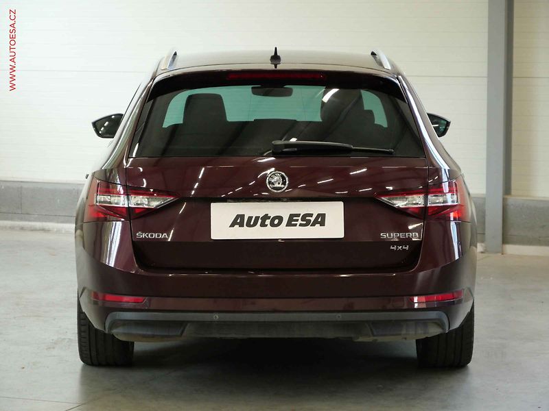 Škoda Superb (2015) 2.0TDi 4x4, ČR, L&K, DSG - fotka 5 z 19