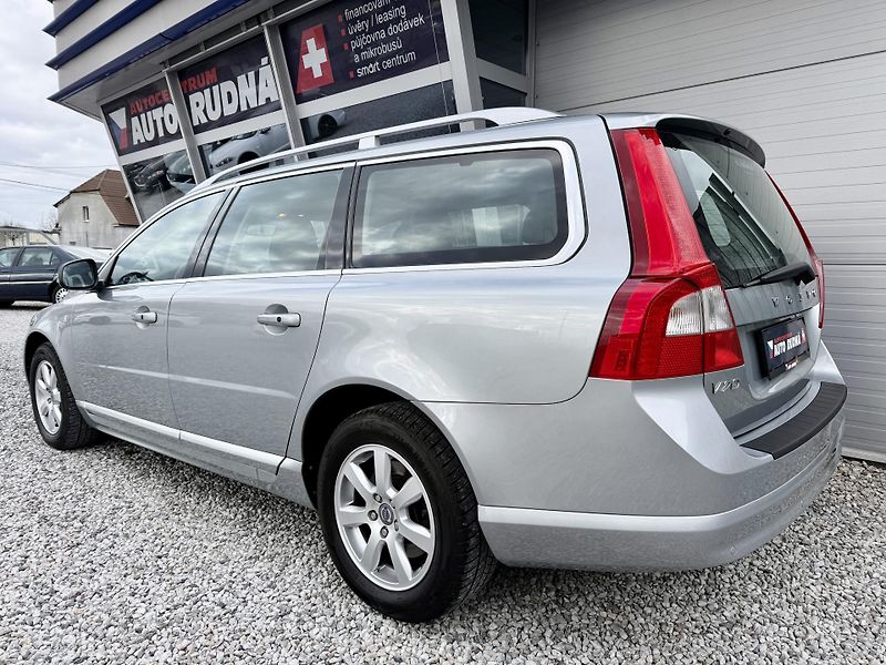 Volvo V70 1,6i T4 132kW OCEAN RACE - fotka 16 z 45