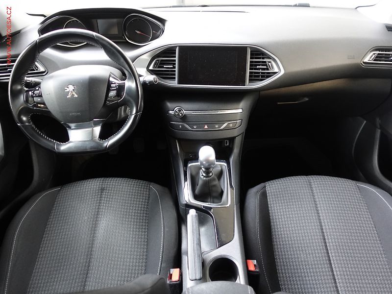 Peugeot 308 (2018) 1.5 HDi, Navi, AC - fotka 8 z 22