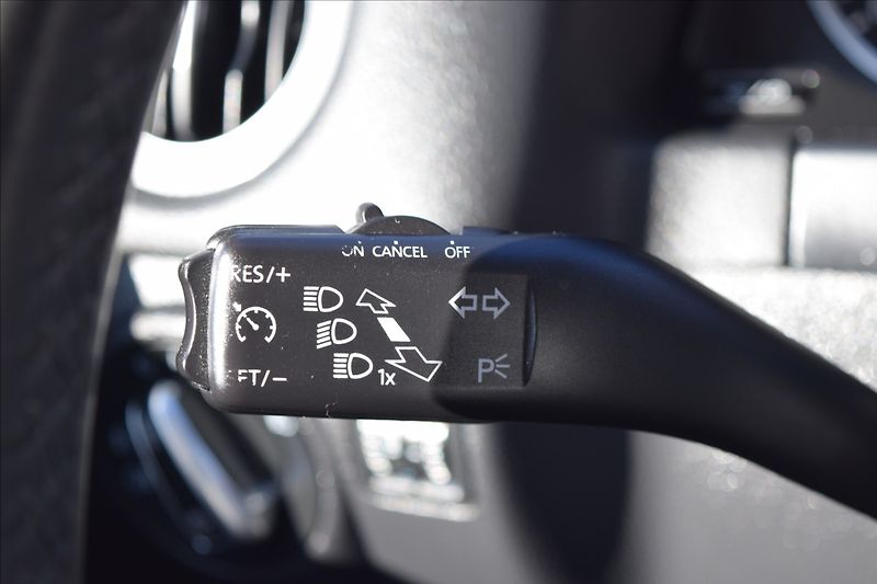 Volkswagen Tiguan 2,0 TDI 103KW NAVI TAŽNÉ ALU - fotka 31 z 47