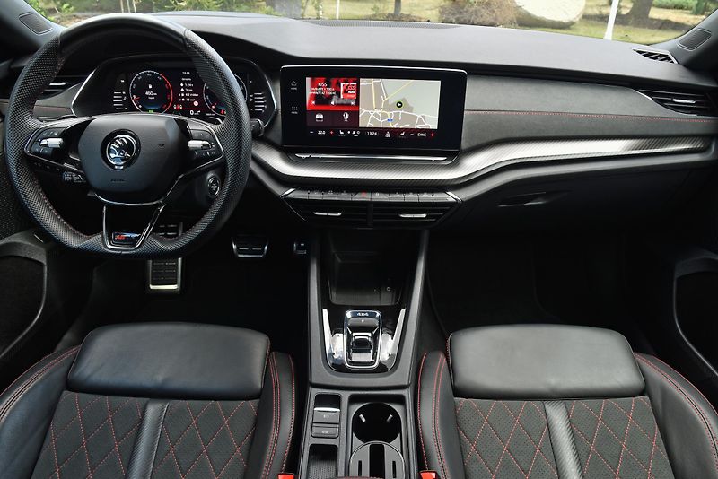 Škoda Octavia RS 2.0 TDI 147 kW DSG 4X4, ČR - fotka 39 z 50