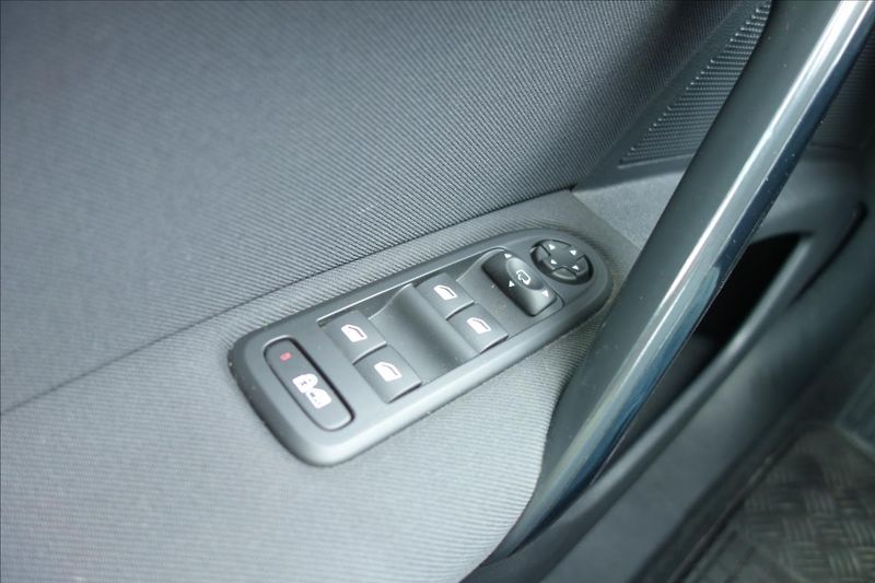 Peugeot 508 2,0 BHDi 110KW,ČR,S&S ALLURE. - fotka 34 z 36