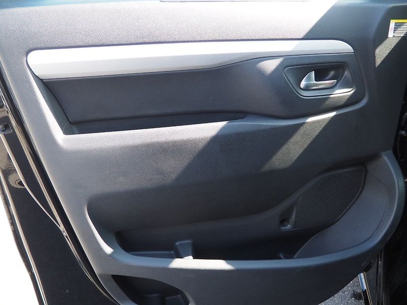 Toyota ProAce Verso (2021) VIP L1 Webasto 2.0 D 130 kW 8A - fotka 9 z 44