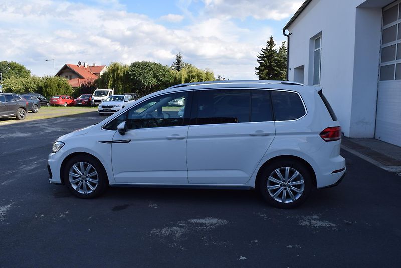 Volkswagen Touran (2018) 1.4TSI 110kw R-line NAVI LED - fotka 12 z 50