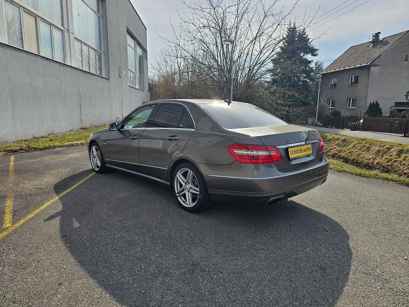 Mercedes-Benz Třídy E (2011) 350 CDi 4Matic 195kw - fotka 5 z 21