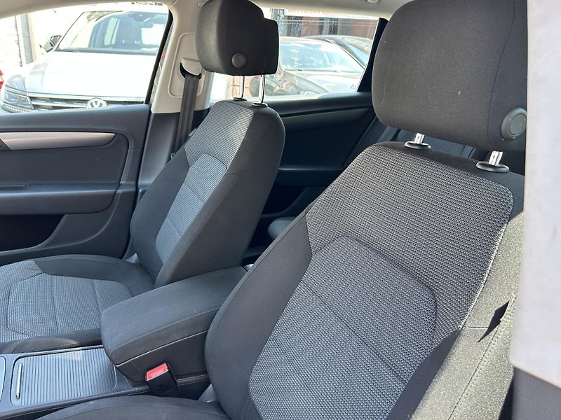 Volkswagen Passat (2014) 2.0 TDi 103 KW DSG - fotka 14 z 35