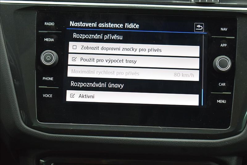Volkswagen Tiguan 2,0 TDi, virtual,pano,navi, - fotka 32 z 44