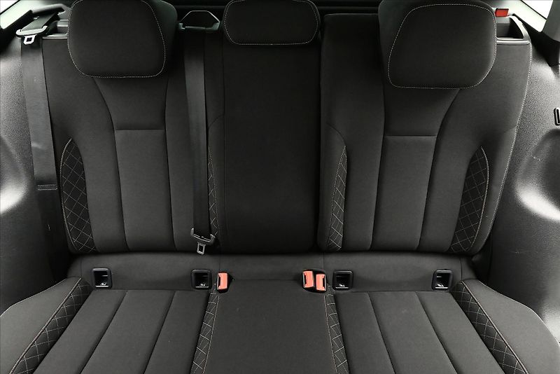 Škoda Scala 1,6 TDI 85 kW DSG Ambition Zár - fotka 26 z 29
