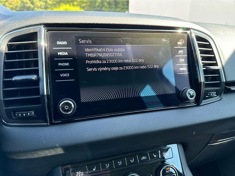 Škoda Karoq 1.5 TSI DSG Style - fotka 14 z 22