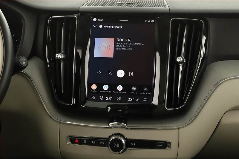 Volvo XC60 (2024) B4 AWD - fotka 14 z 19