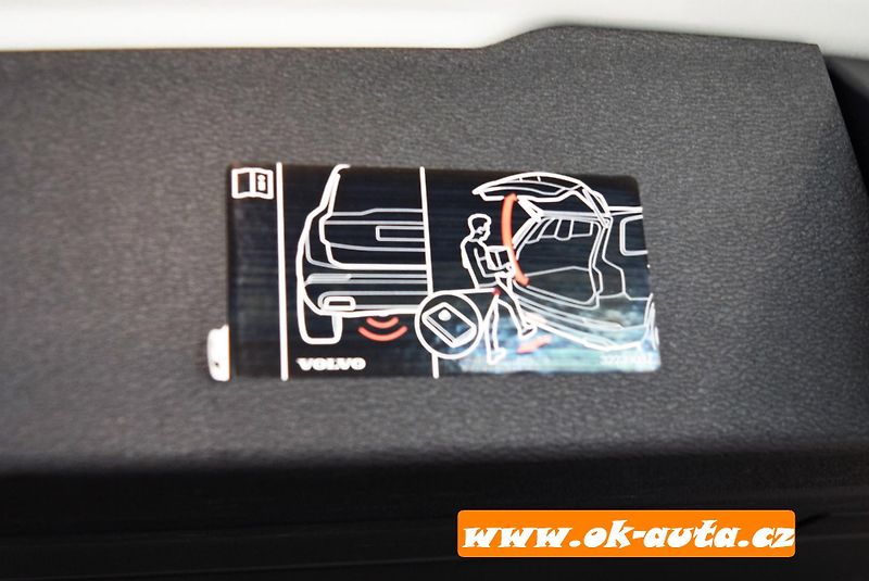 Volvo V60 2.0 D PRAV.SERVIS AUTOMAT 2020 - fotka 26 z 61