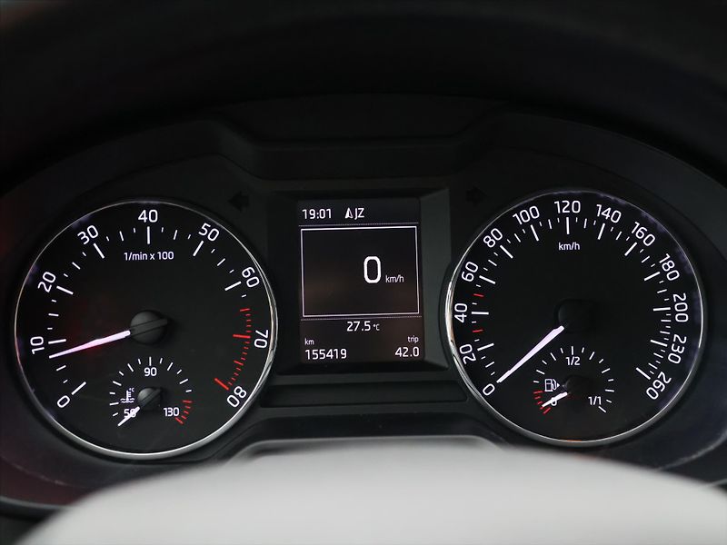 Škoda Octavia 1,4 TSI 103kW Elegance+ Xenon - fotka 17 z 32