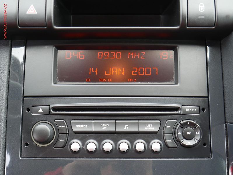 Peugeot 3008 (2011) 1.6HDi, 2.maj, AC, temp - fotka 12 z 14