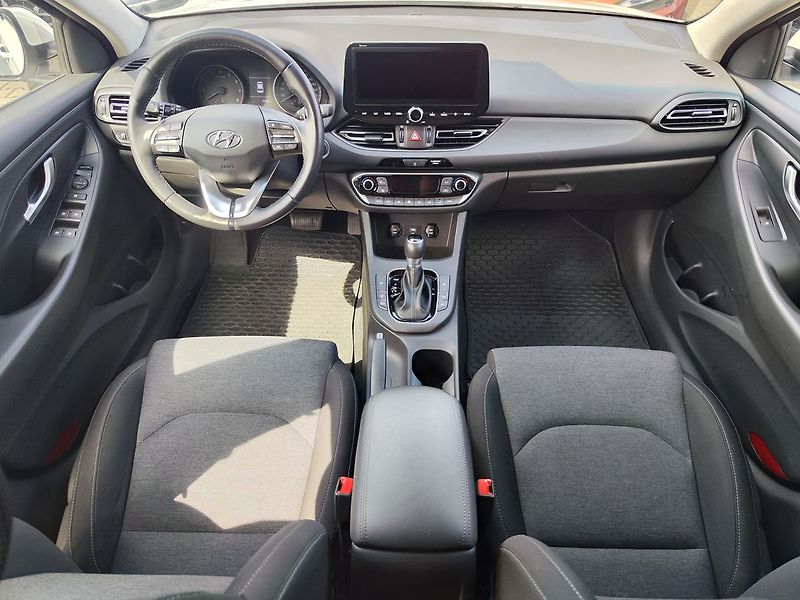 Hyundai i30 1.0 T-GDI/88kW Smart Navi DCT - fotka 13 z 33