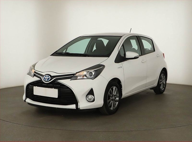Toyota Yaris (2015) 1.5 Hybrid, Automat, Tempomat - fotka 2 z 23