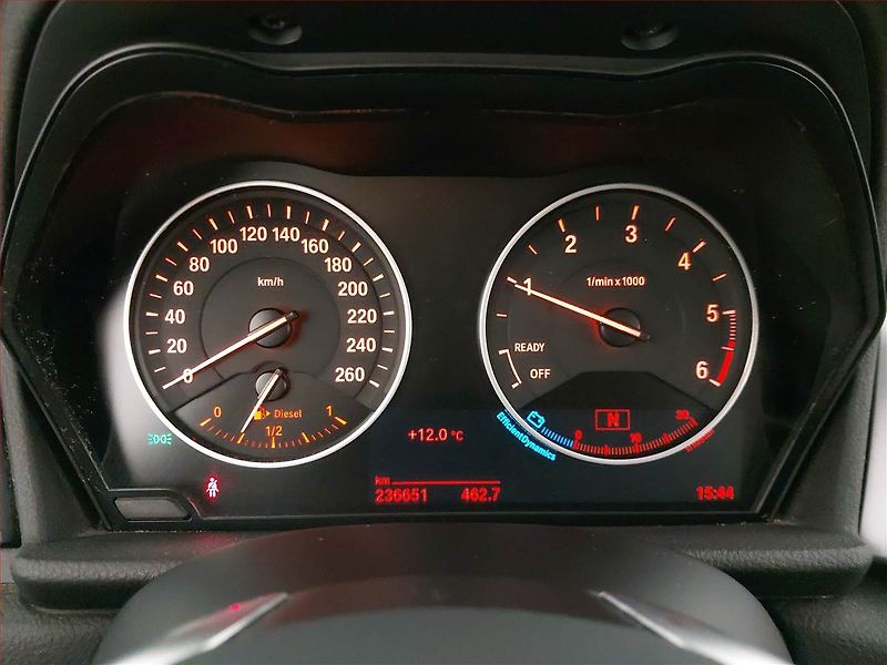 BMW Řada 2 (2017) 214d Gran Tourer, Serv.kniha - fotka 11 z 21