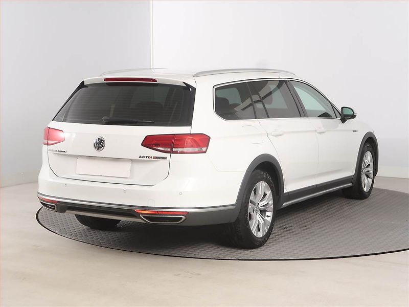 Volkswagen Passat (2016) Alltrack 2.0 TDI, 4X4 - fotka 5 z 12