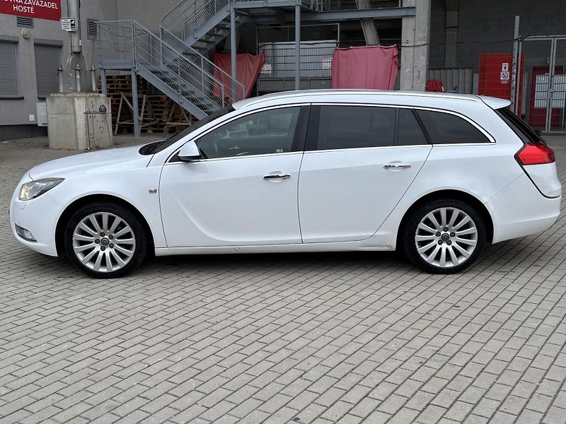 Opel Insignia (2011) 2.0 CDTI 4x4 tažné - fotka 2 z 18