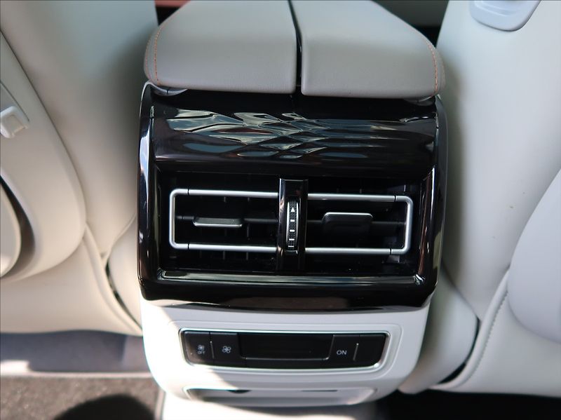 Dongfeng U-Tour 1,5 T,130kW,1majČR,ExclusiveFR - fotka 22 z 37