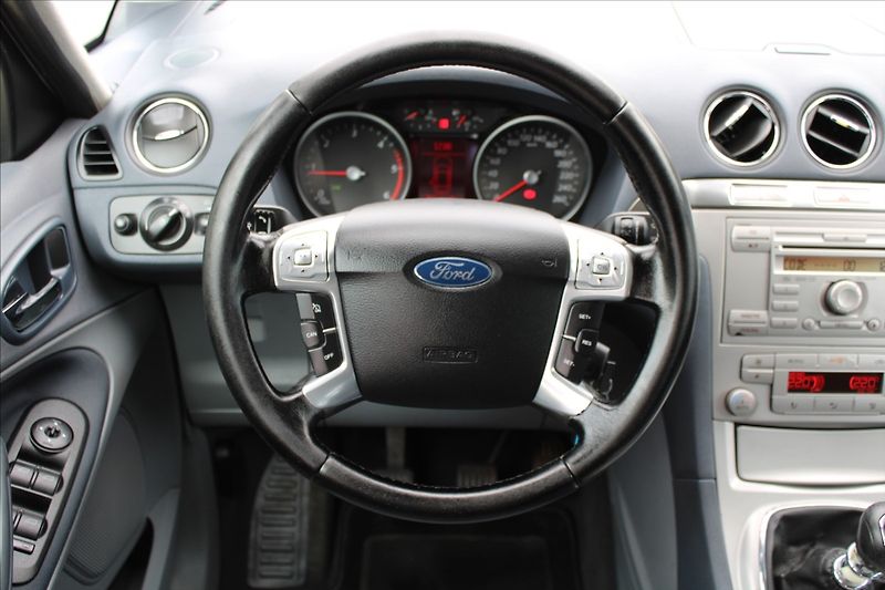 Ford S-MAX 2,0 TDCI  NOVÉ V ČR - fotka 9 z 26