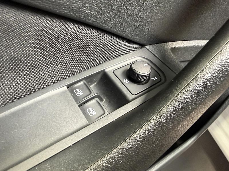 Škoda Scala 1.0 TSI 85kW Ambition - fotka 10 z 13