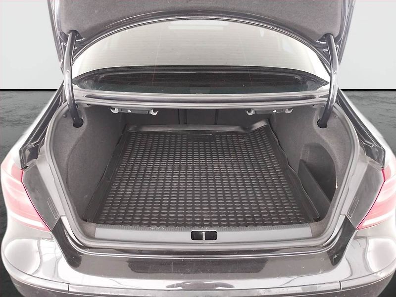 Volkswagen CC (2012) Highline 2.0 TDI, Automat - fotka 14 z 22