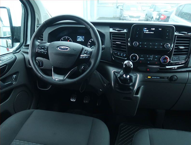Ford Tourneo Custom (2023) Trend 2.0 EcoBlue mHEV, 1Maj - fotka 6 z 15